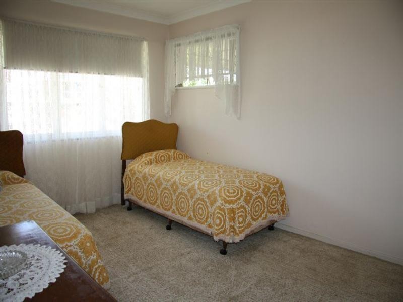 6 Fontaine Street, Stafford Heights QLD 4053