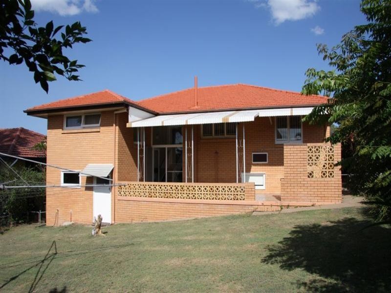 6 Fontaine Street, Stafford Heights QLD 4053