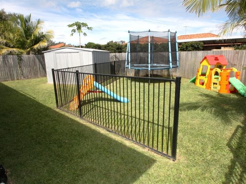 33 Kirralee Crescent, Upper Kedron QLD 4055