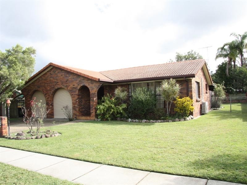 28 Lanchester Street, Stafford Heights QLD 4053