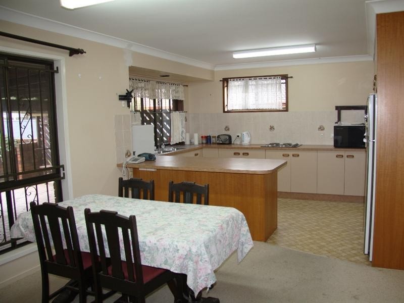 28 Lanchester Street, Stafford Heights QLD 4053