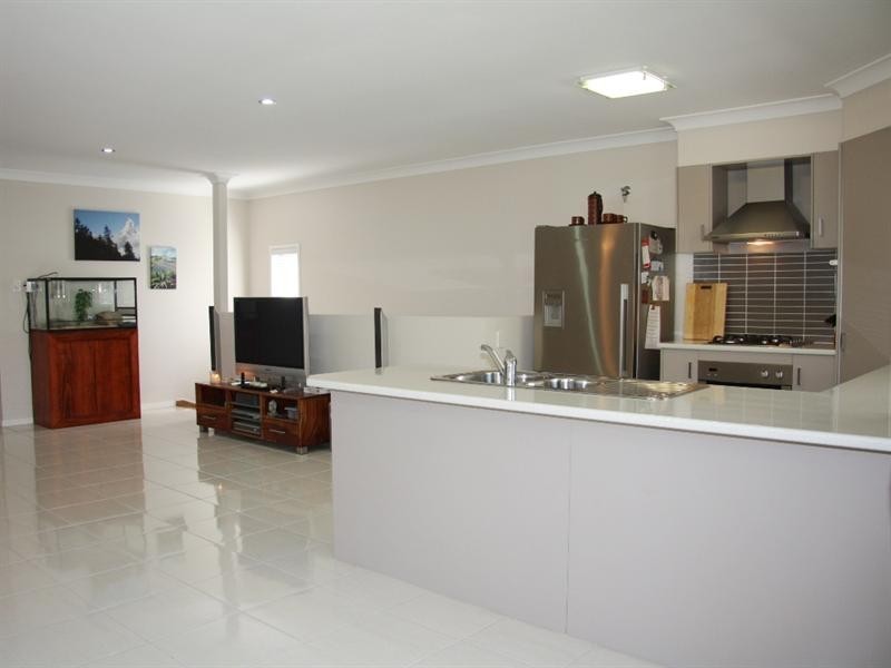 11 Creekside Court, Everton Hills QLD 4053