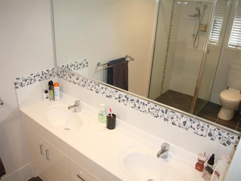 11 Creekside Court, Everton Hills QLD 4053