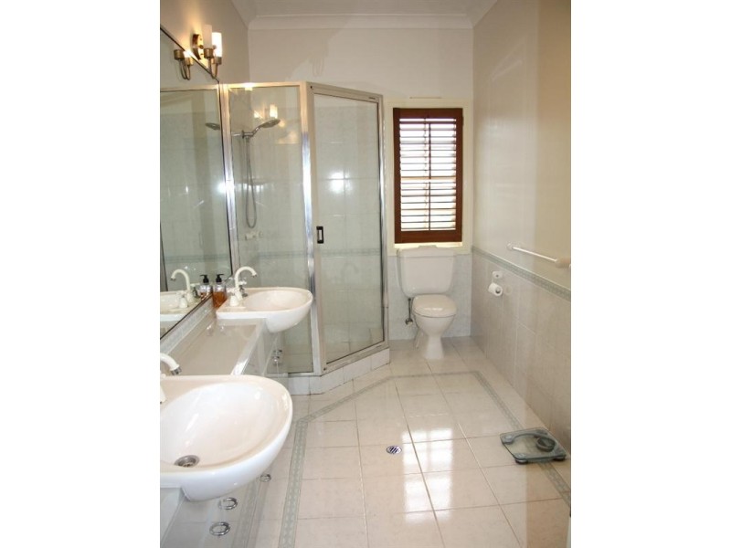 29 Bielby Road, Kenmore Hills QLD 4069