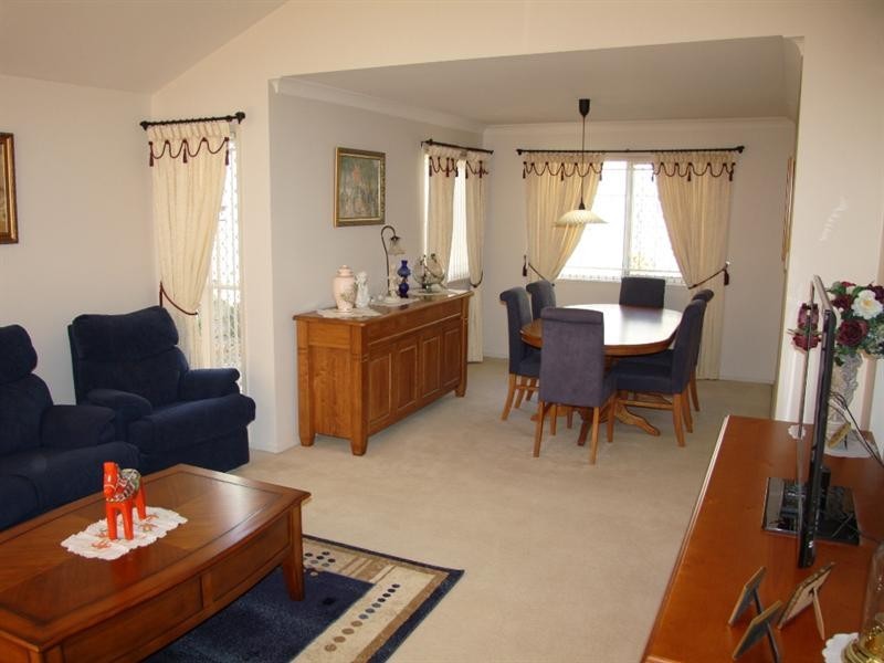 72 Streisand Drive, Mcdowall QLD 4053