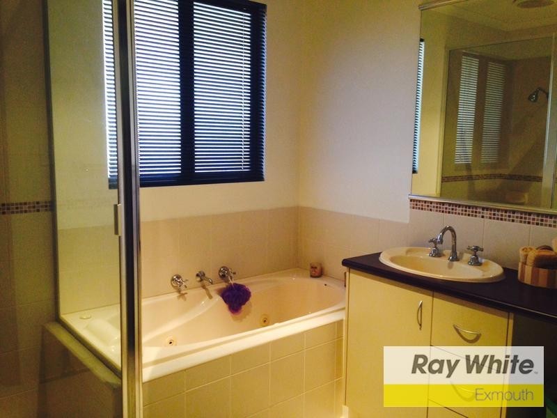 26 Third Avenue, Onslow WA 6710