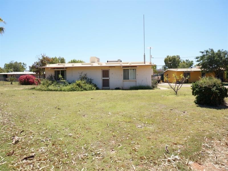 15 Maidstone Crescent, Exmouth WA 6707