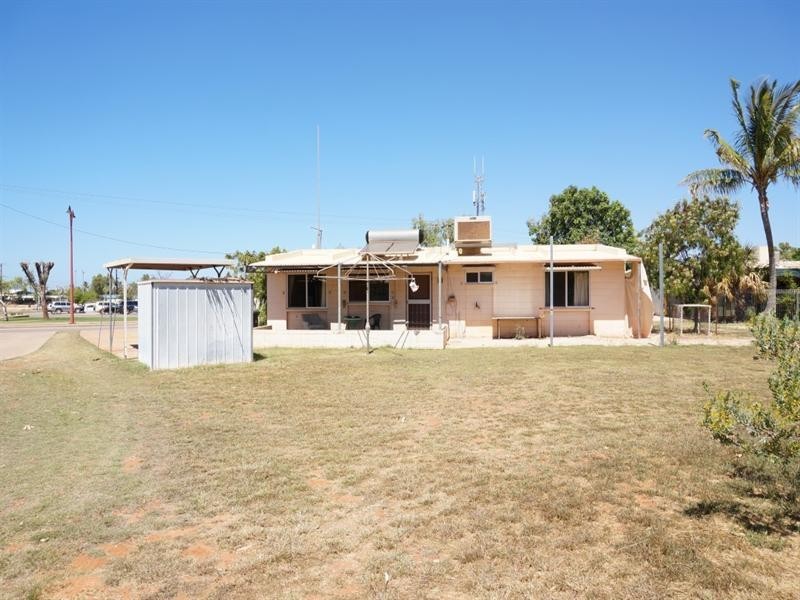 15 Maidstone Crescent, Exmouth WA 6707