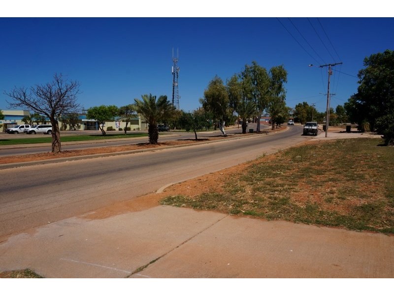 15 Maidstone Crescent, Exmouth WA 6707