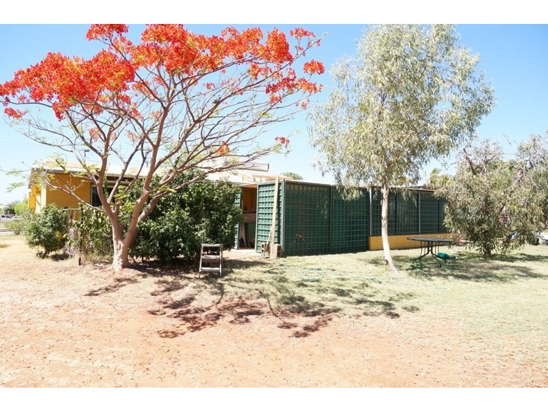 13 Maidstone Crescent, Exmouth WA 6707