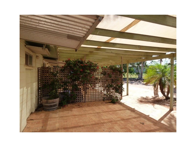 17 Maidstone Crescent, Exmouth WA 6707