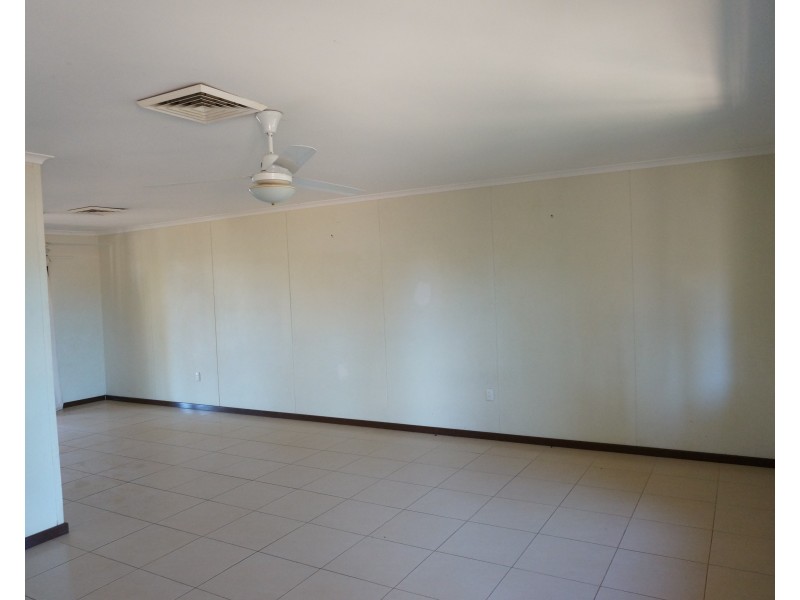 4 Fitzhardinge Street, Exmouth WA 6707