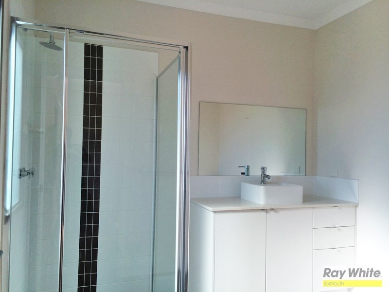 8B Paterson Place, Onslow WA 6710