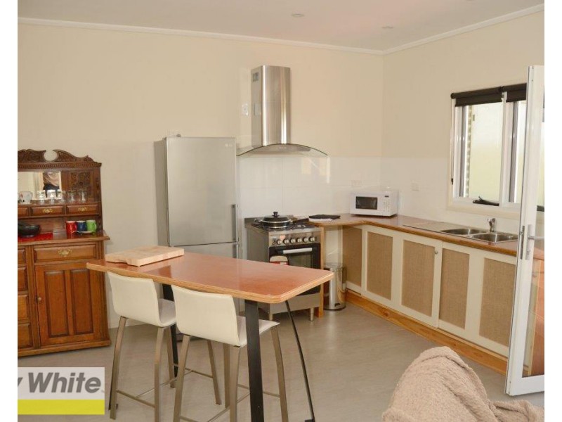 1B Cameron Avenue, Onslow WA 6710