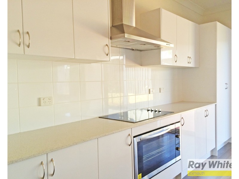 32 Hooley Avenue, Onslow WA 6710
