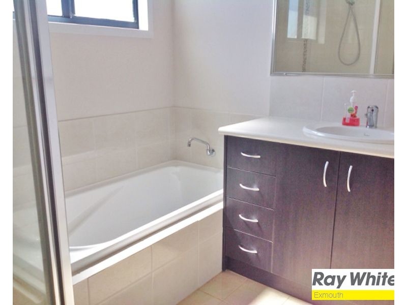 4 Burt Close, Onslow WA 6710