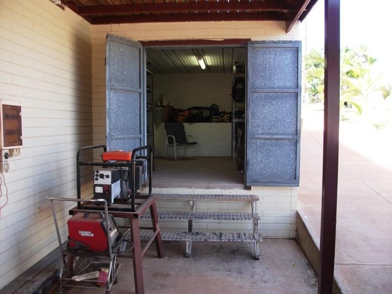 11 SIMPSON Street, Onslow WA 6710