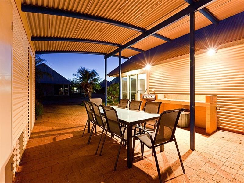 Unit 105 Osprey Holiday Village, Exmouth WA 6707