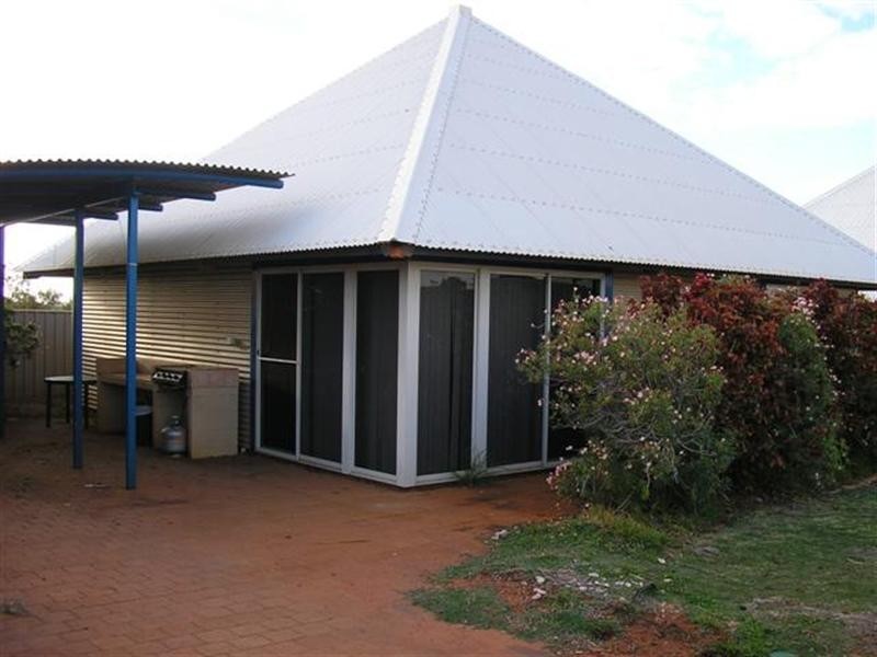 Unit 106 Osprey Holiday Village, Exmouth WA 6707