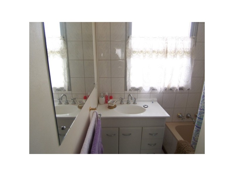 68 Forest Drive, Frankston North VIC 3200