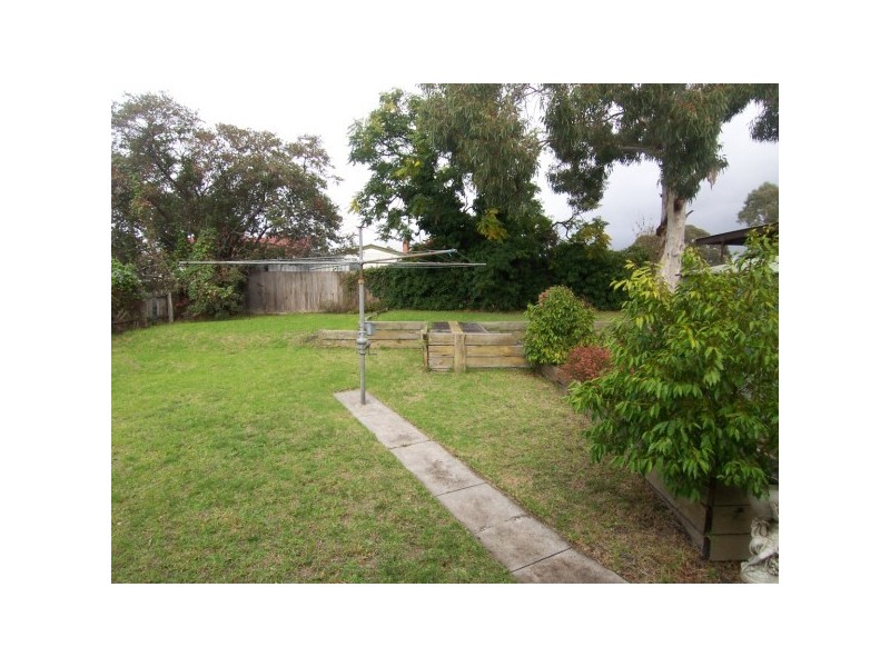 68 Forest Drive, Frankston North VIC 3200