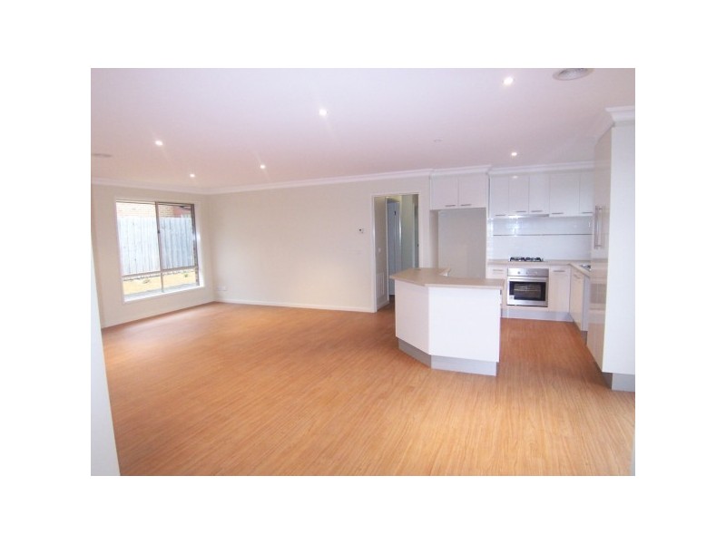 35 Veronica Drive, Skye VIC 3977