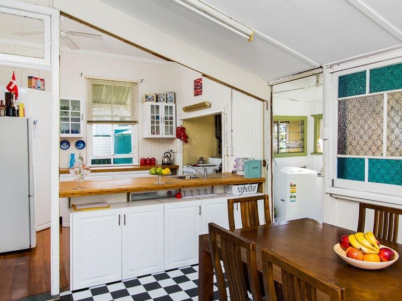 136 Main Street, Redland Bay QLD 4165