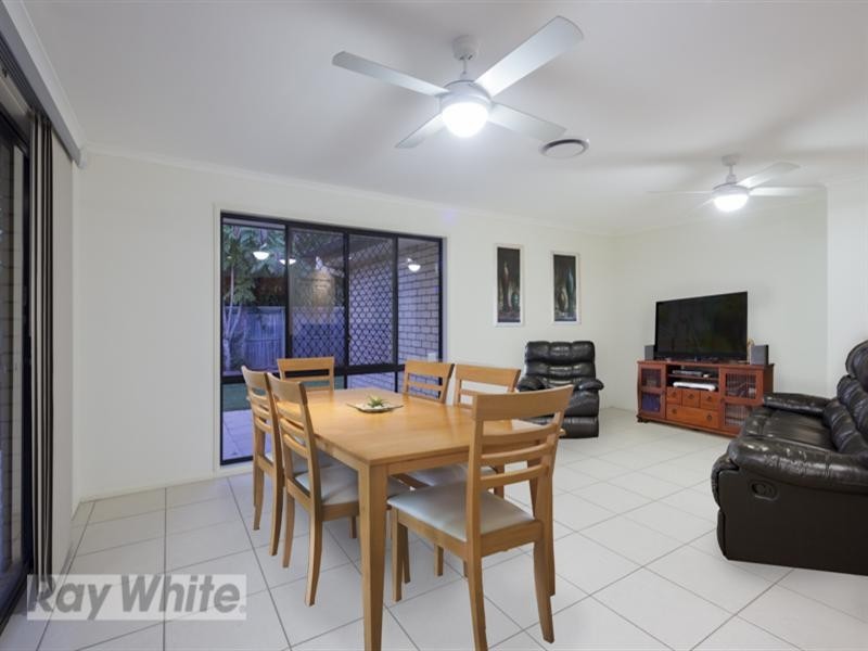 5 Kimbolton Drive, Redland Bay QLD 4165