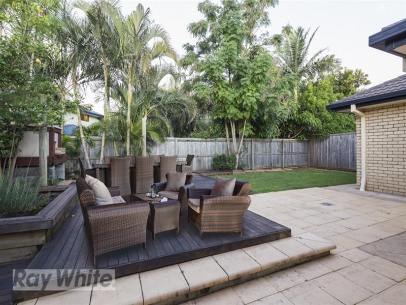 5 Kimbolton Drive, Redland Bay QLD 4165