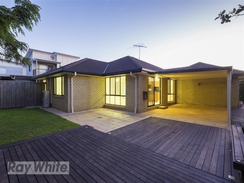 5 Kimbolton Drive, Redland Bay QLD 4165