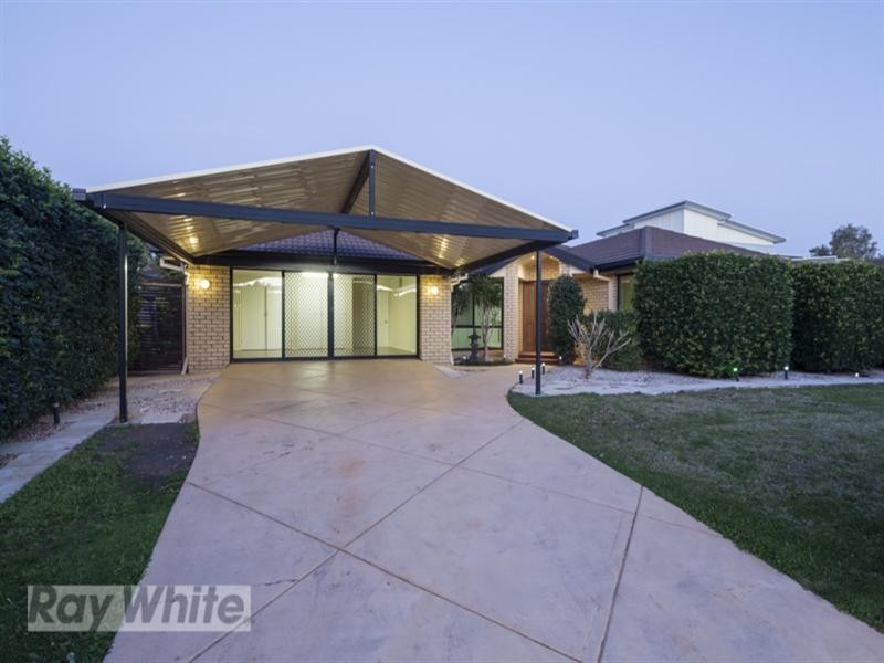 5 Kimbolton Drive, Redland Bay QLD 4165