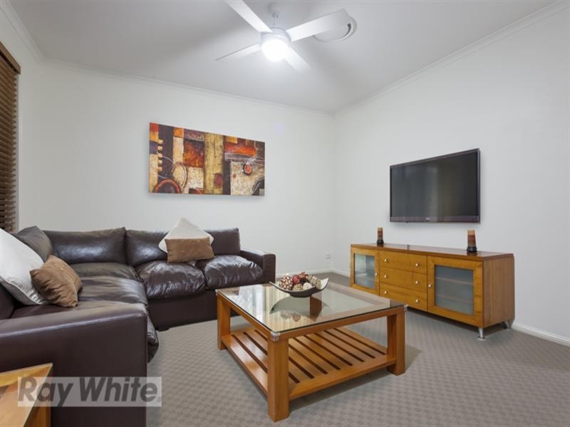 5 Kimbolton Drive, Redland Bay QLD 4165