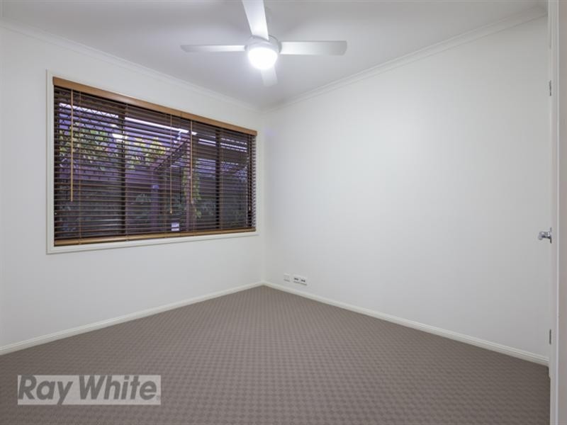 5 Kimbolton Drive, Redland Bay QLD 4165