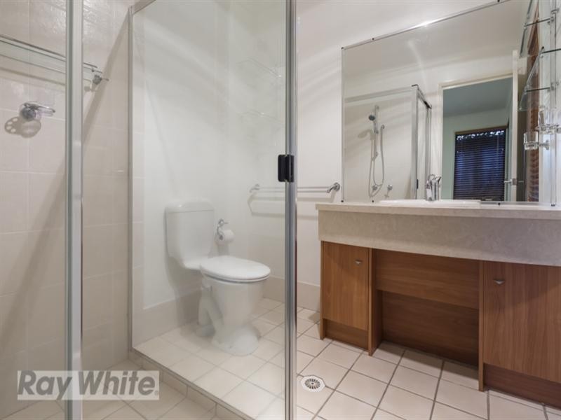 5 Kimbolton Drive, Redland Bay QLD 4165