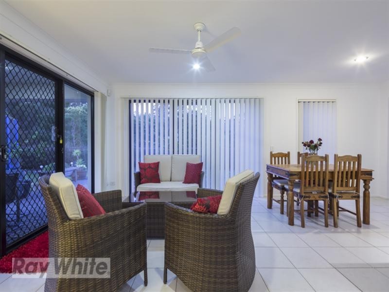 11 Aqua Crest, Redland Bay QLD 4165