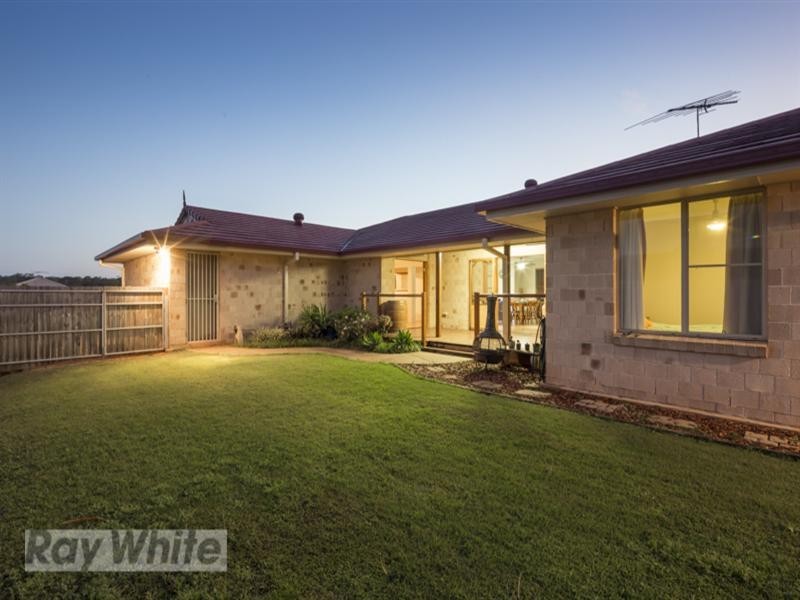 33 Aquila Street, Redland Bay QLD 4165