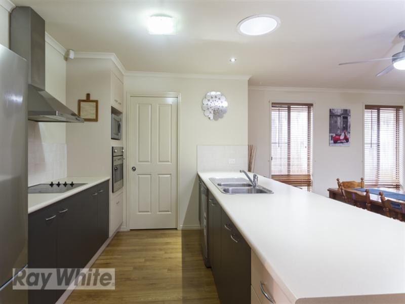 33 Aquila Street, Redland Bay QLD 4165