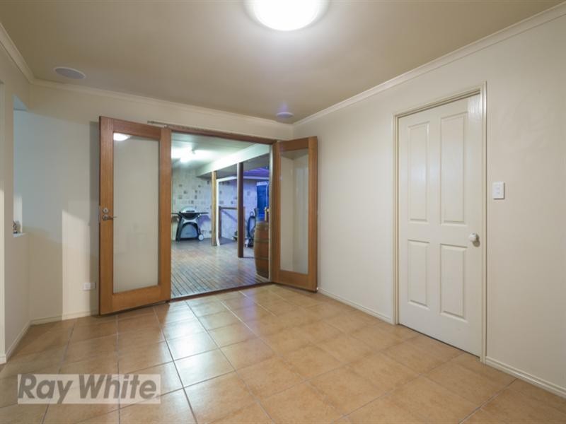 33 Aquila Street, Redland Bay QLD 4165