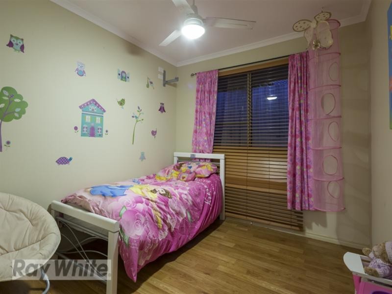 33 Aquila Street, Redland Bay QLD 4165