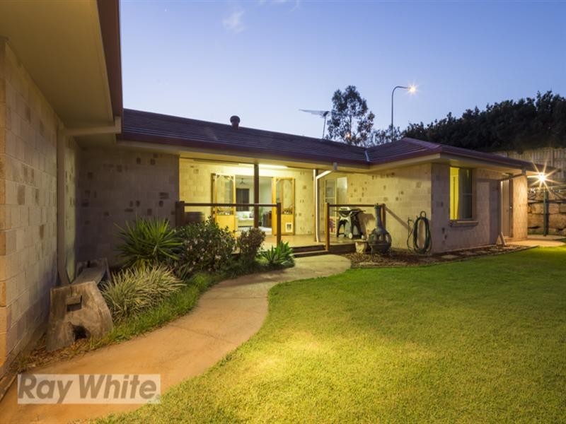 33 Aquila Street, Redland Bay QLD 4165