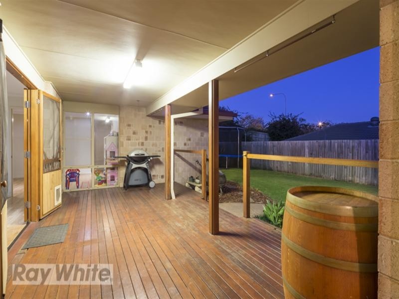 33 Aquila Street, Redland Bay QLD 4165