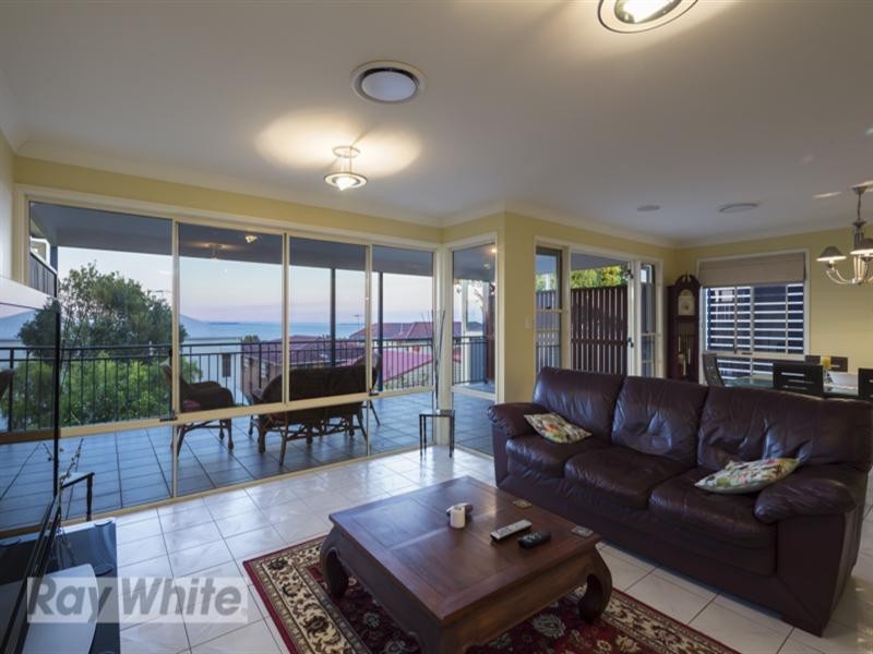 48 Carlton Terrace, Wynnum QLD 4178