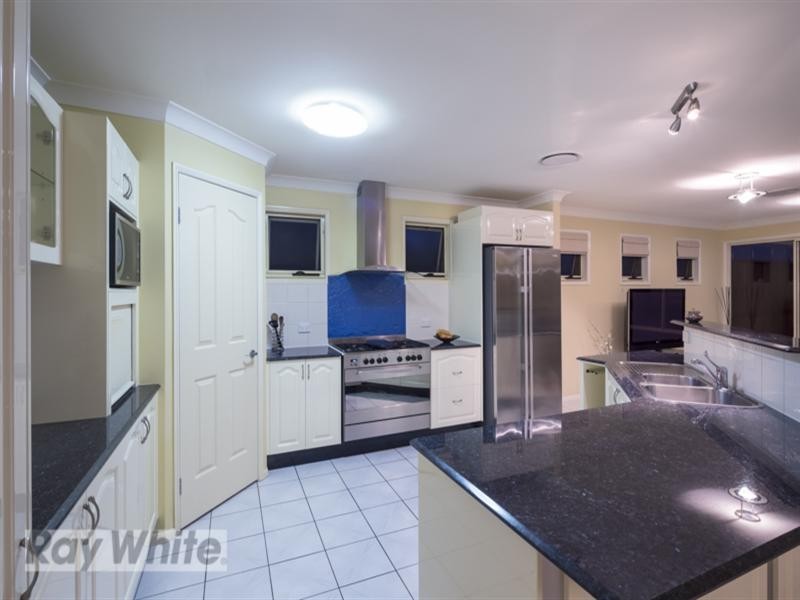 48 Carlton Terrace, Wynnum QLD 4178