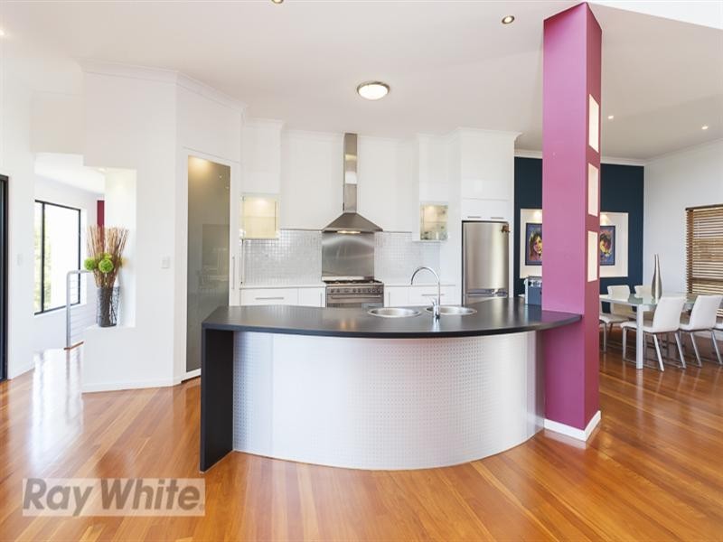 5 Larkspur Street, Redland Bay QLD 4165