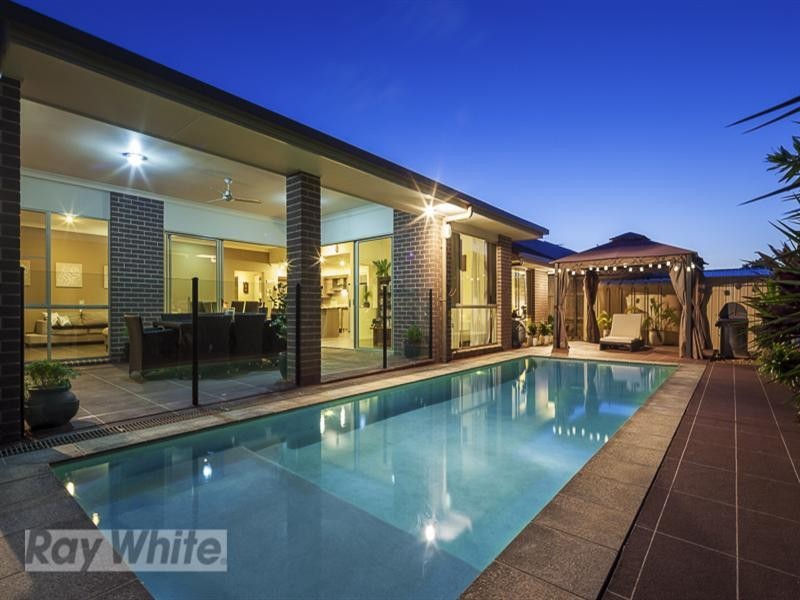 17 Sapium Road, Redland Bay QLD 4165