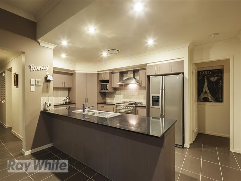 17 Sapium Road, Redland Bay QLD 4165