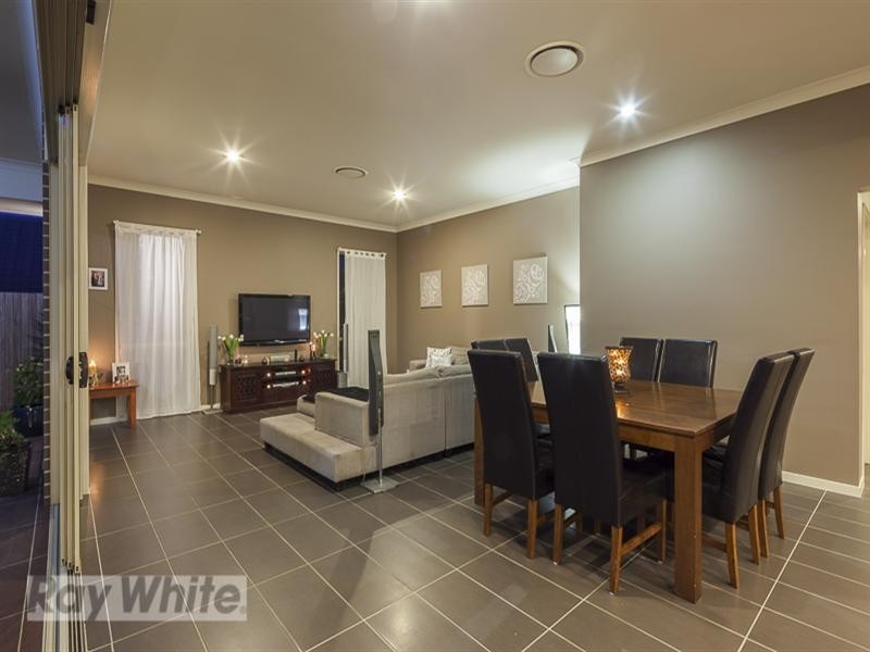 17 Sapium Road, Redland Bay QLD 4165