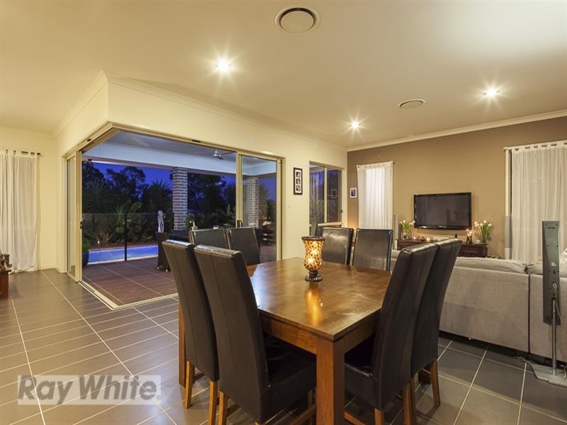 17 Sapium Road, Redland Bay QLD 4165