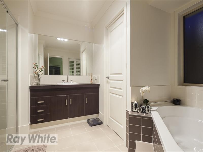 17 Sapium Road, Redland Bay QLD 4165