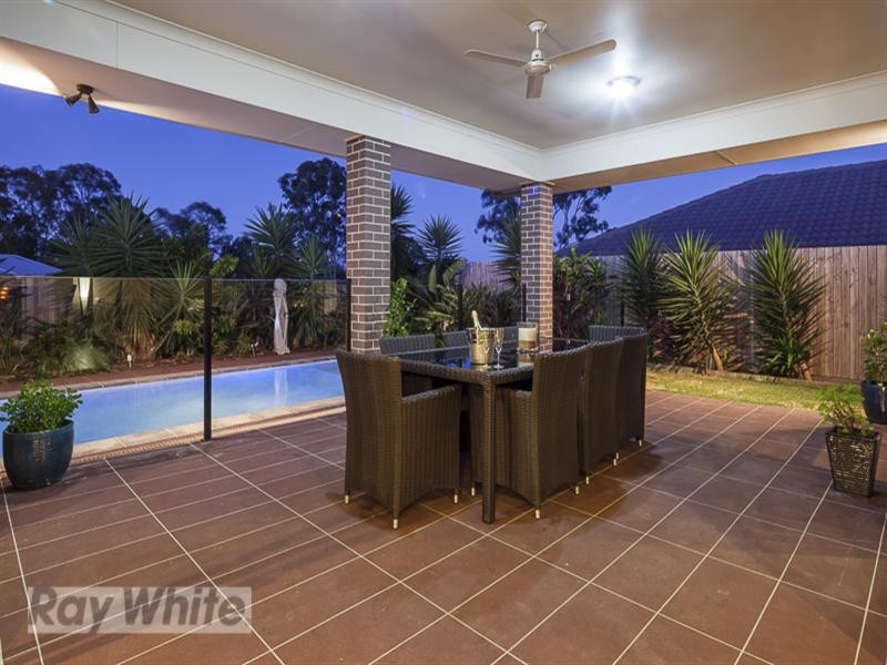 17 Sapium Road, Redland Bay QLD 4165